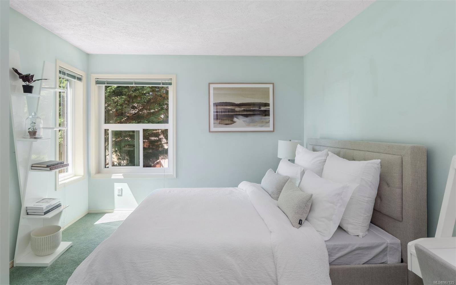 4540 West Saanich Rd Unit: 11