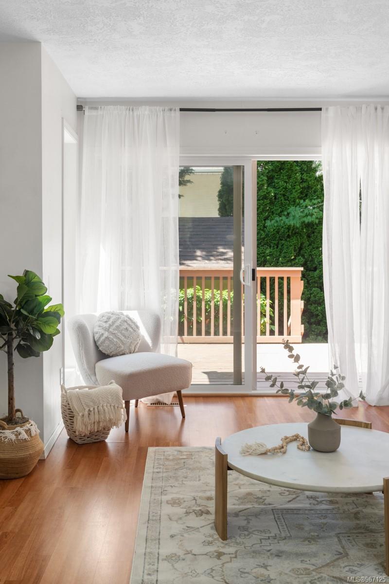 4540 West Saanich Rd Unit: 11