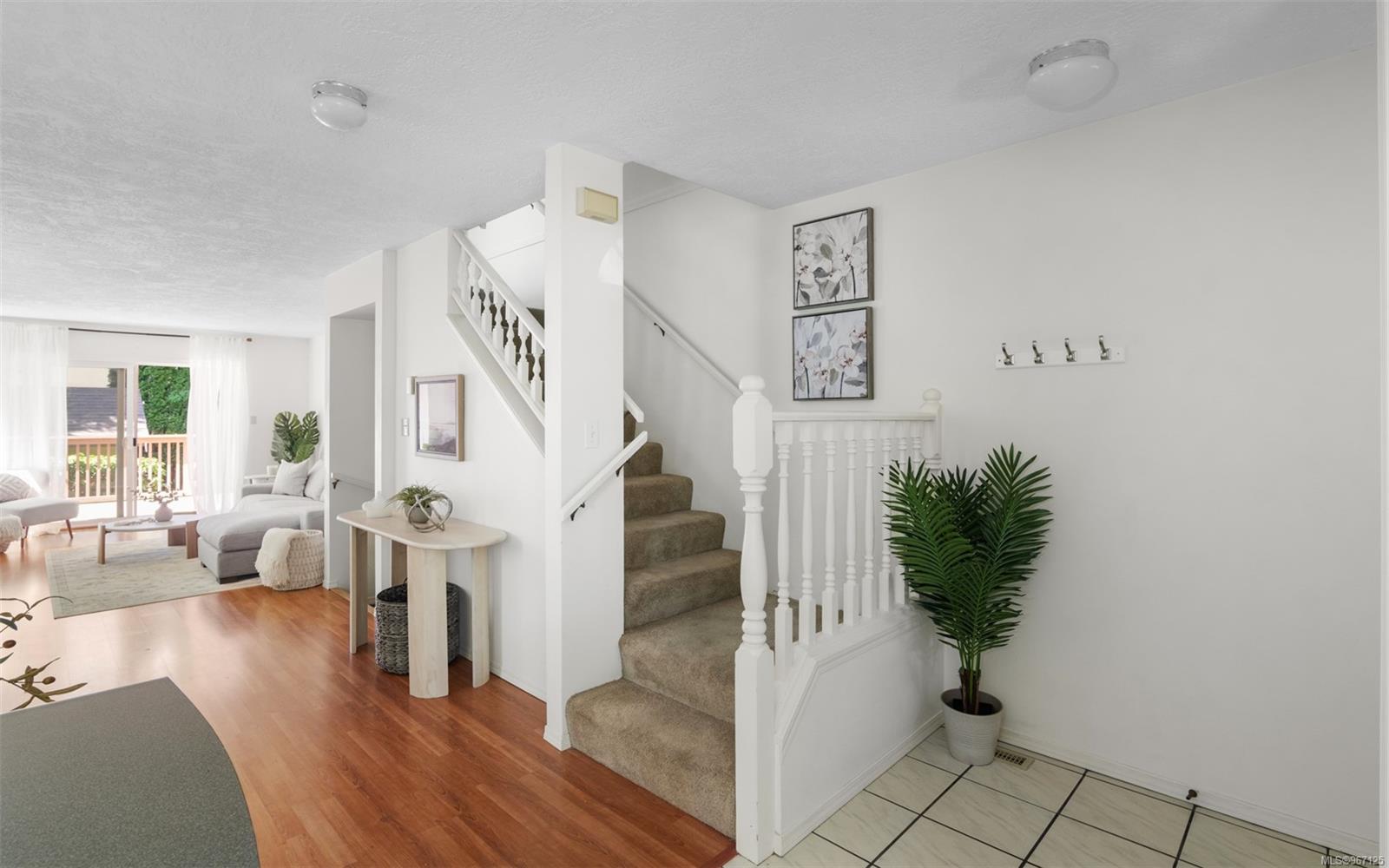 4540 West Saanich Rd Unit: 11