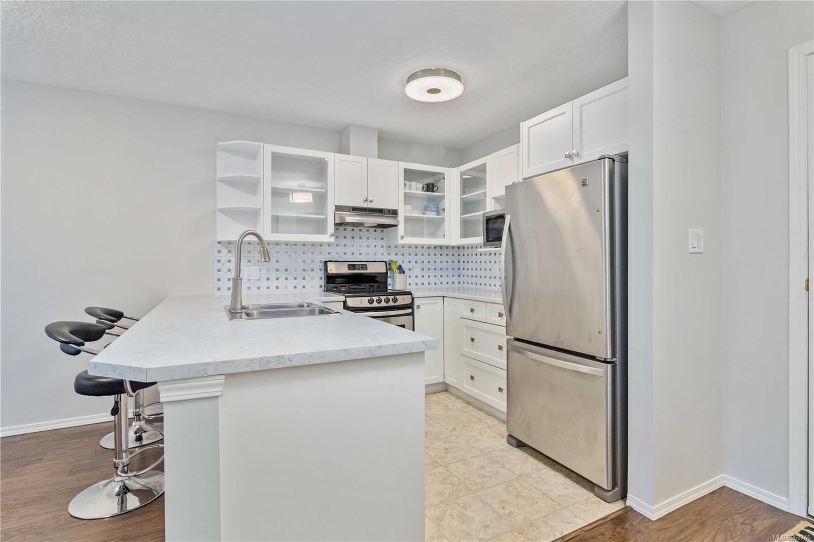 3180 Albina St # 100