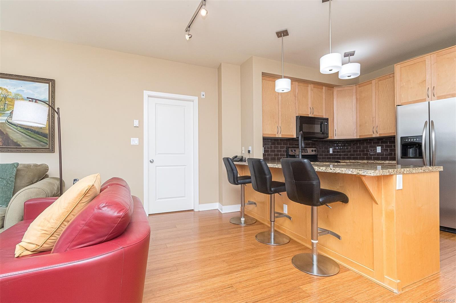 608 Fairway Ave # 303