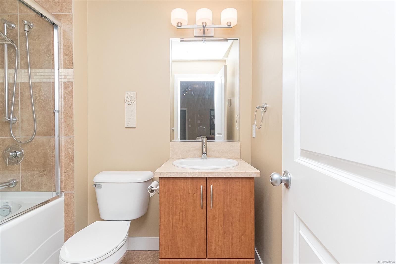 608 Fairway Ave # 303