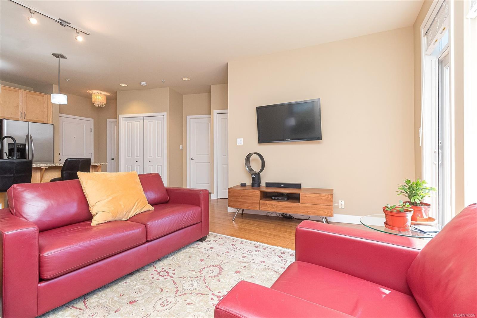 608 Fairway Ave # 303