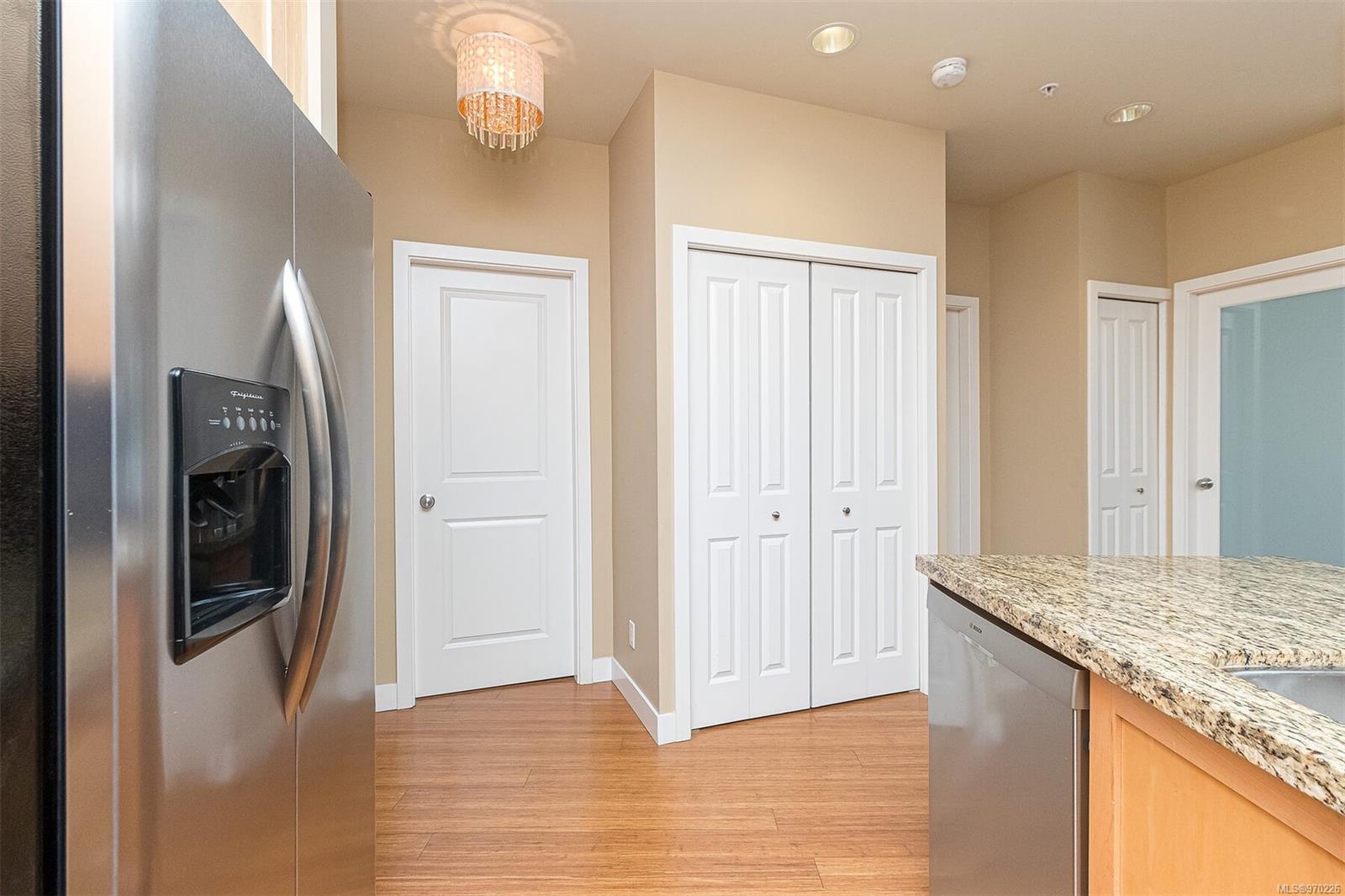 608 Fairway Ave # 303