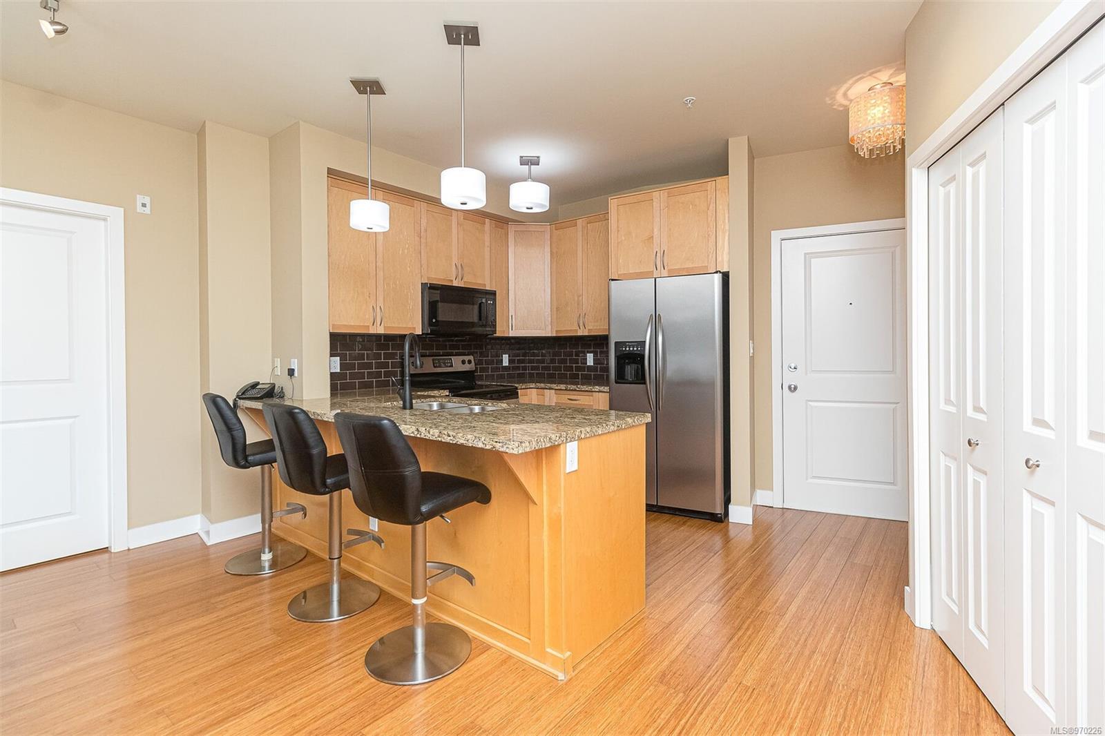 608 Fairway Ave # 303