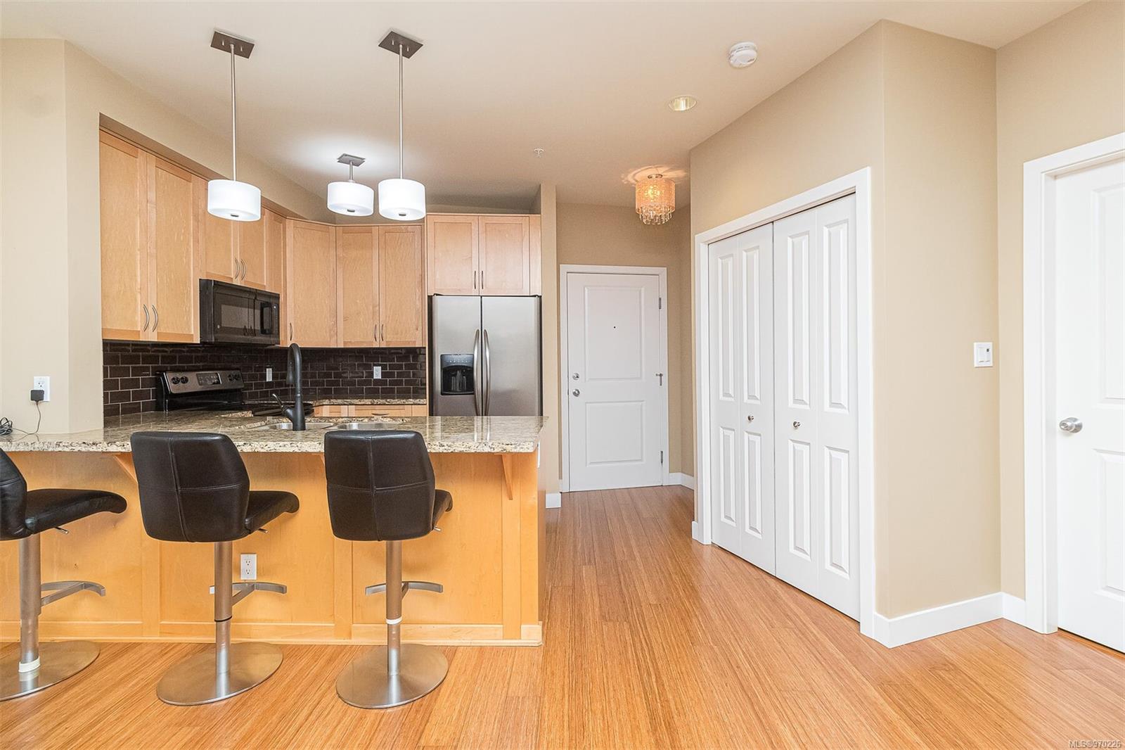 608 Fairway Ave # 303