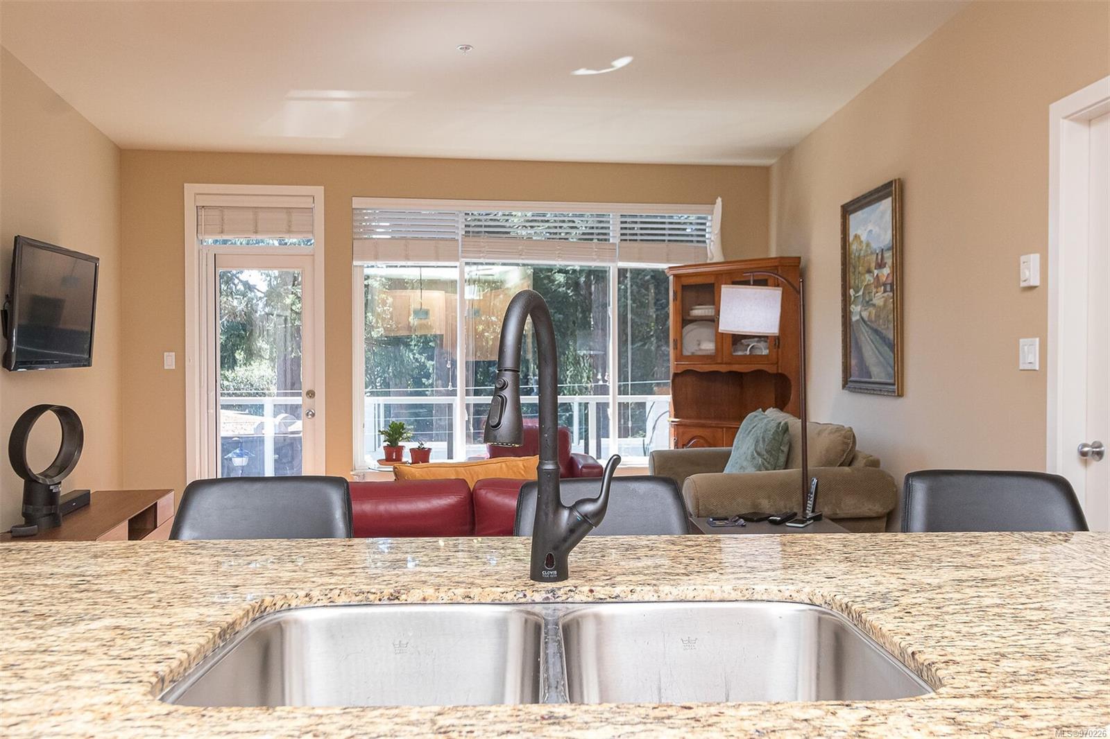 608 Fairway Ave # 303