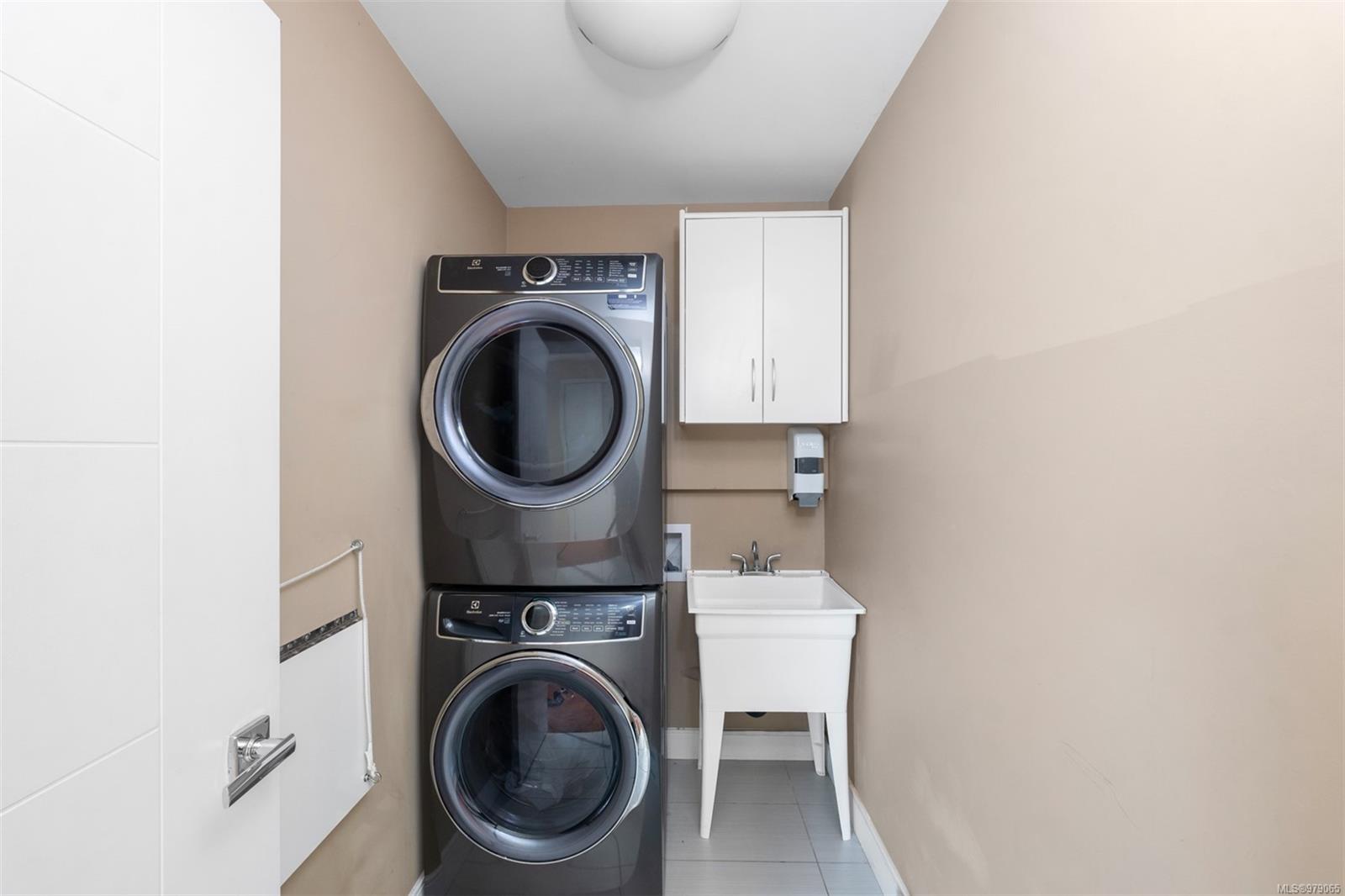 2311 Watkiss Way # 10