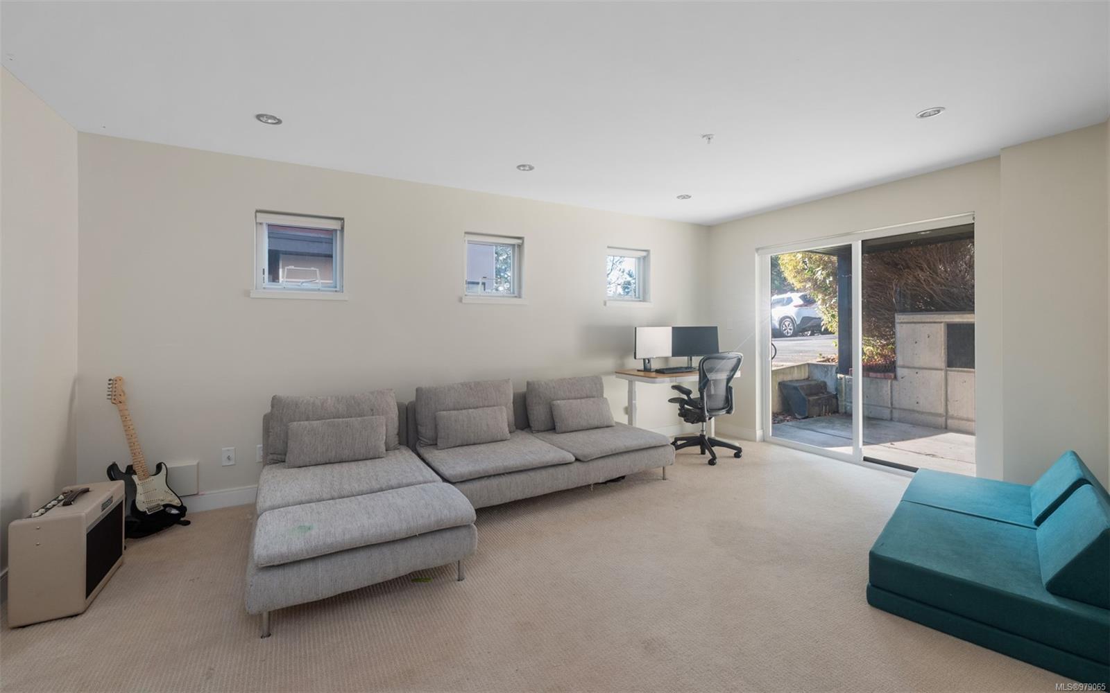 2311 Watkiss Way # 10