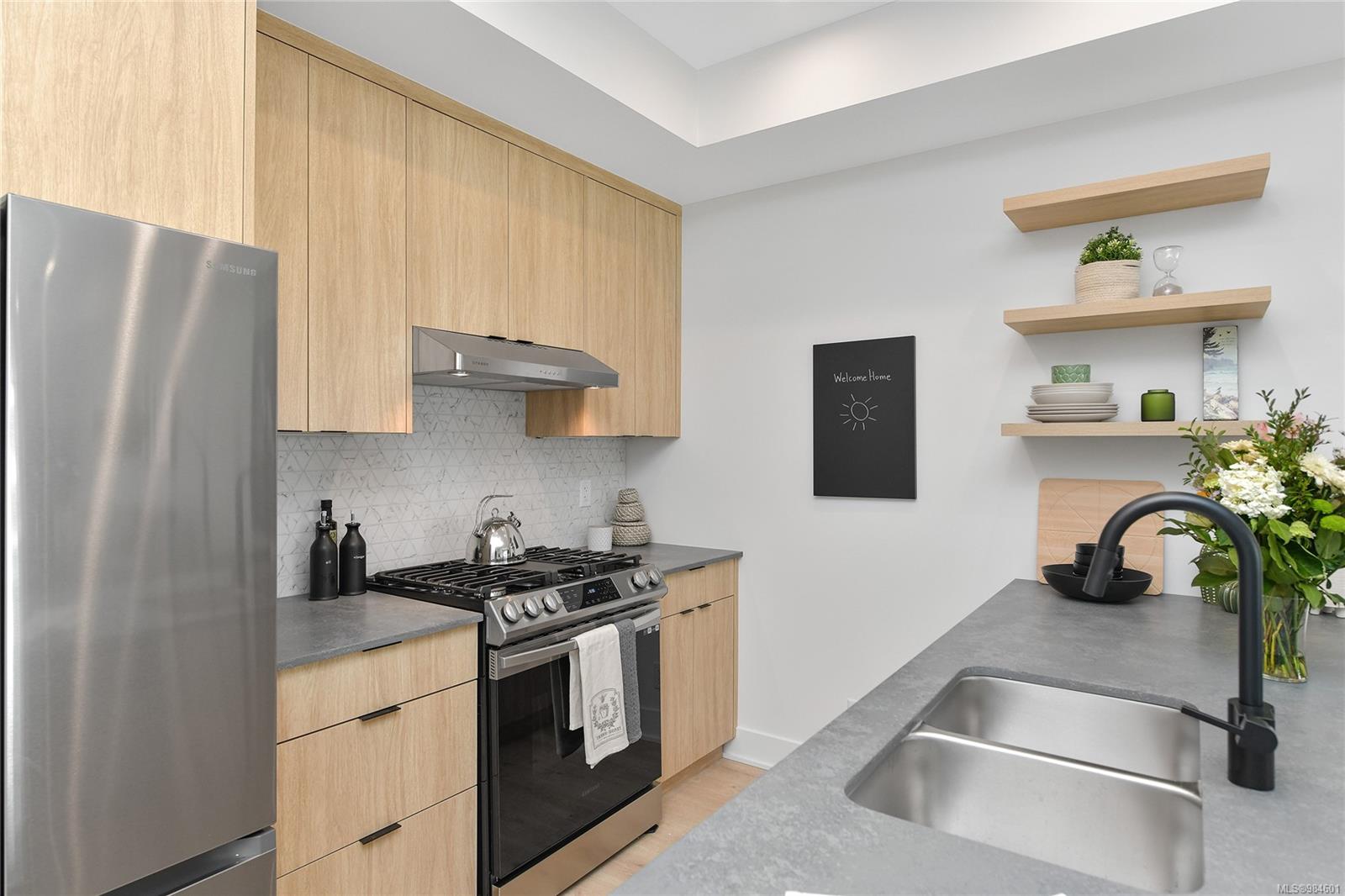 1110 Samar Cres # 411