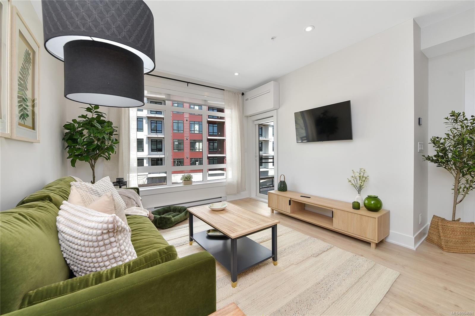 1110 Samar Cres # 411
