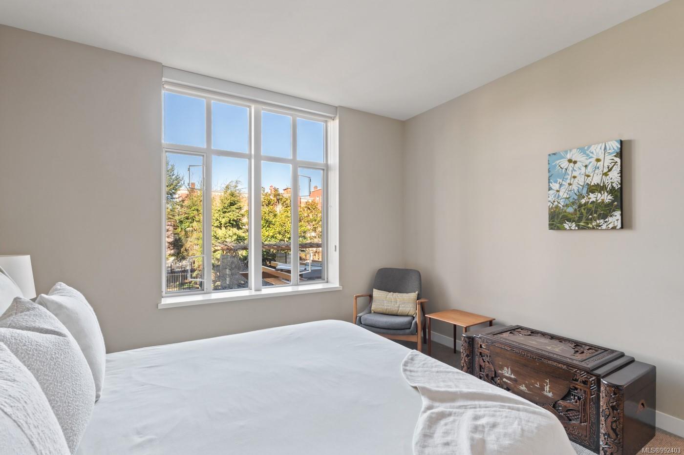 999 Burdett Ave # 213