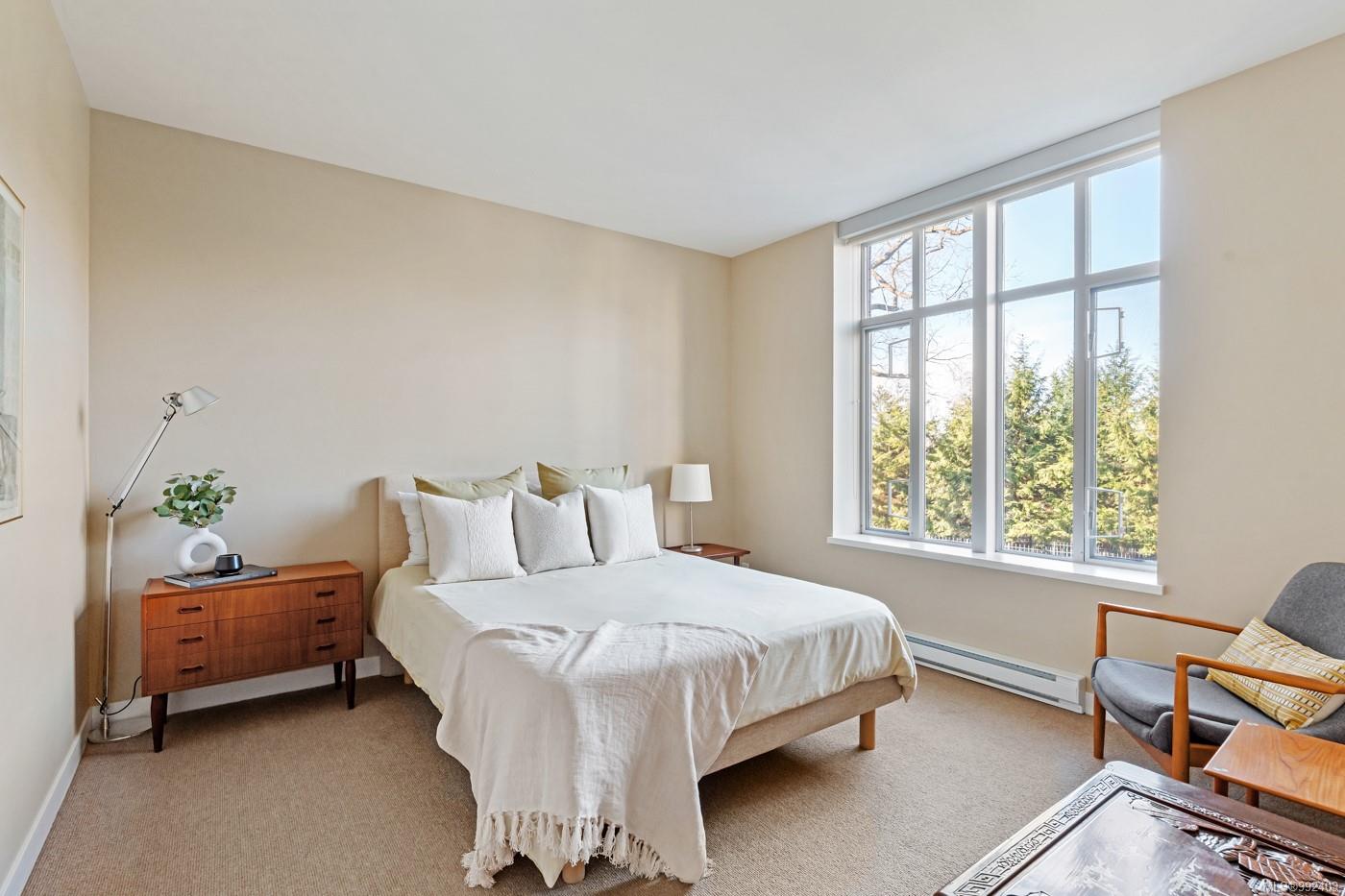 999 Burdett Ave # 213