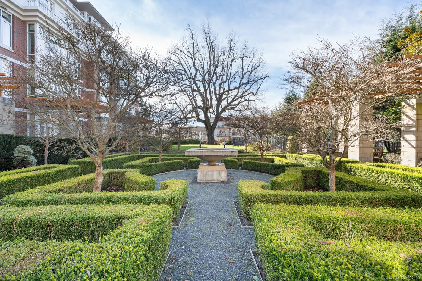 999 Burdett Ave # 213