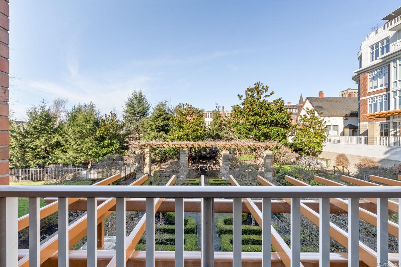 999 Burdett Ave # 213