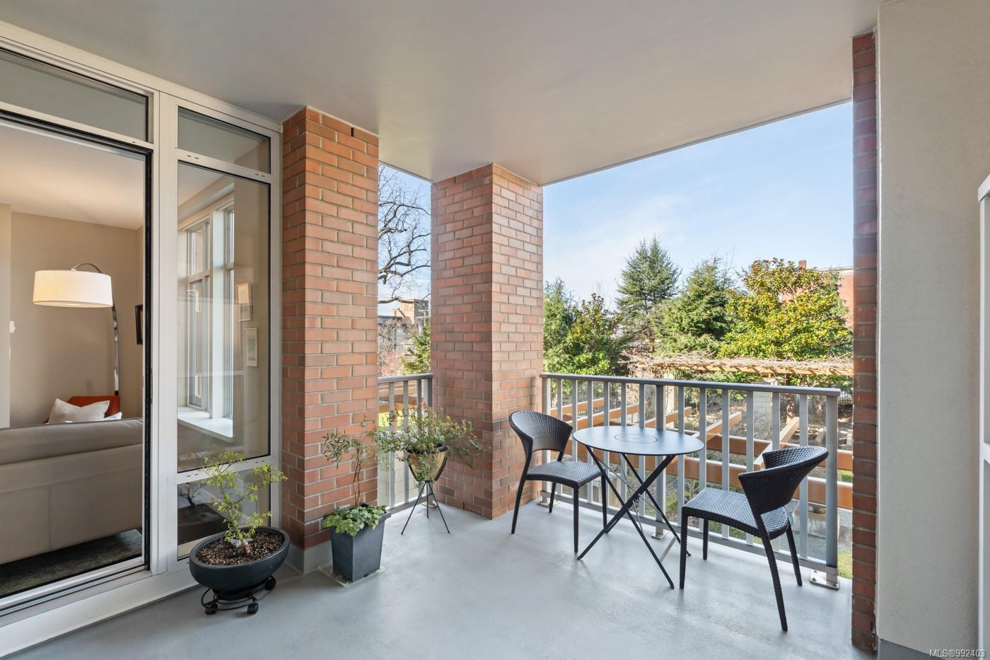 999 Burdett Ave # 213