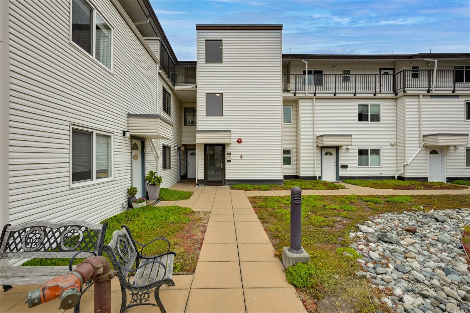 333 Robert St # 23