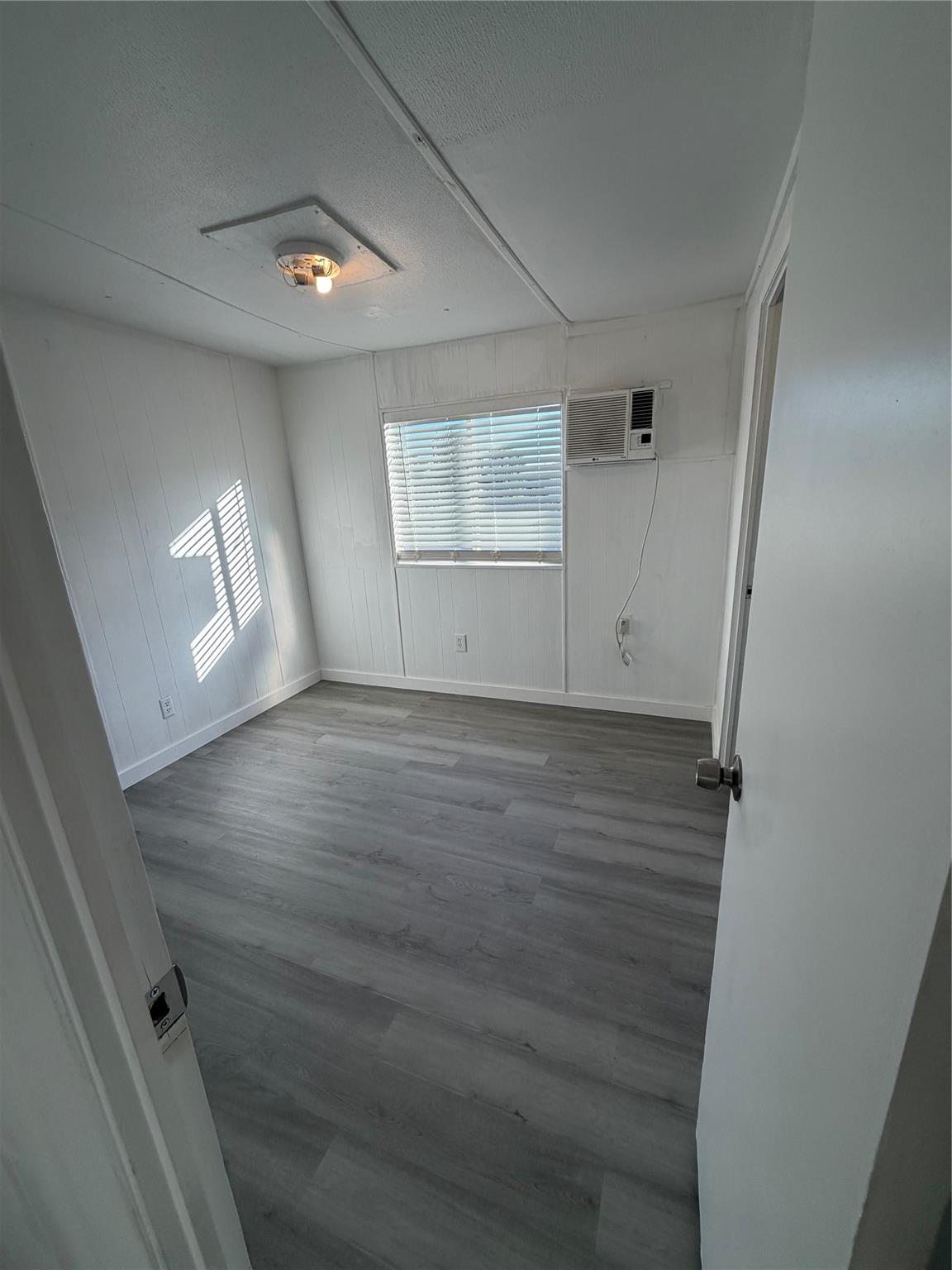 403 Avenue E E