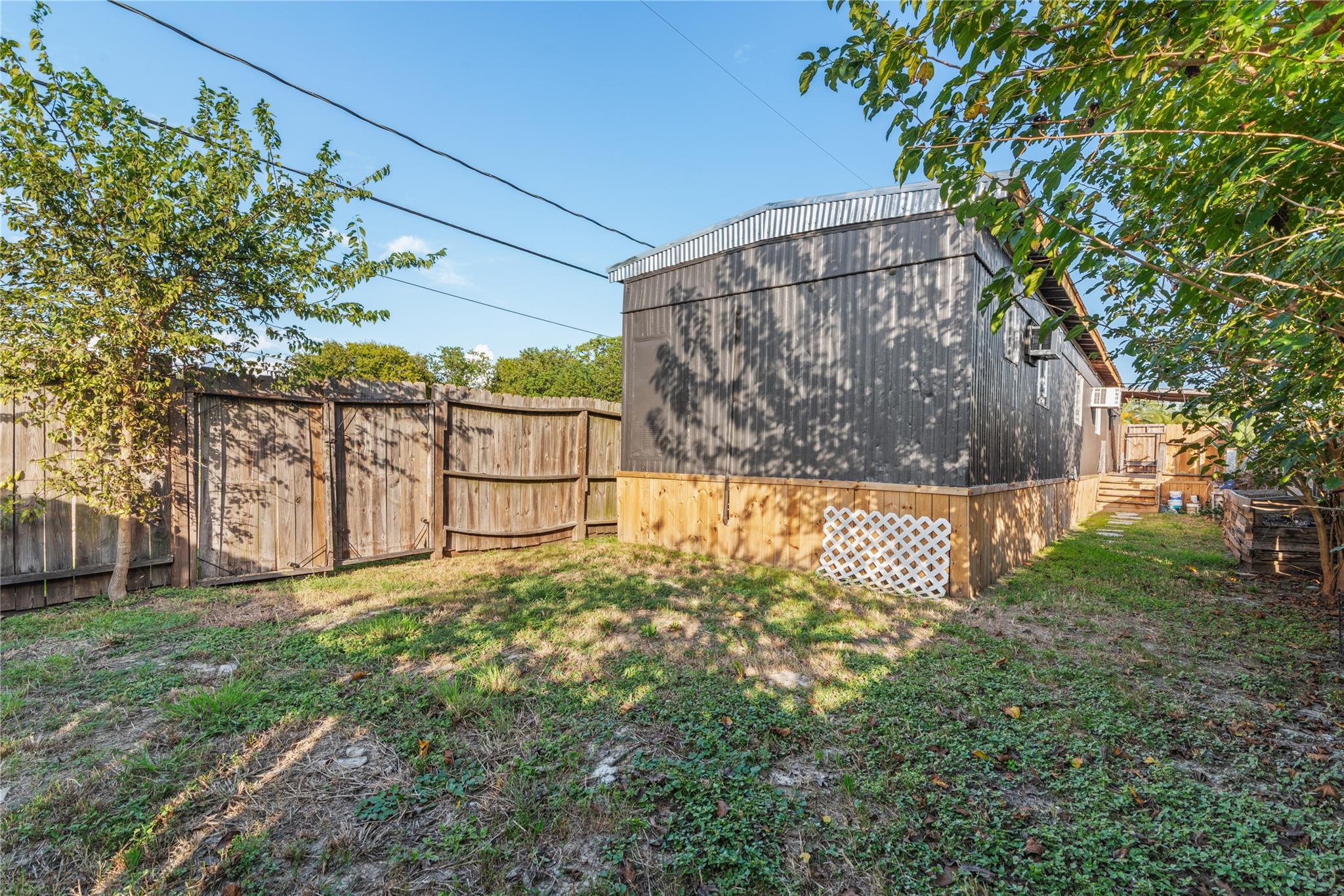 403 Avenue E E