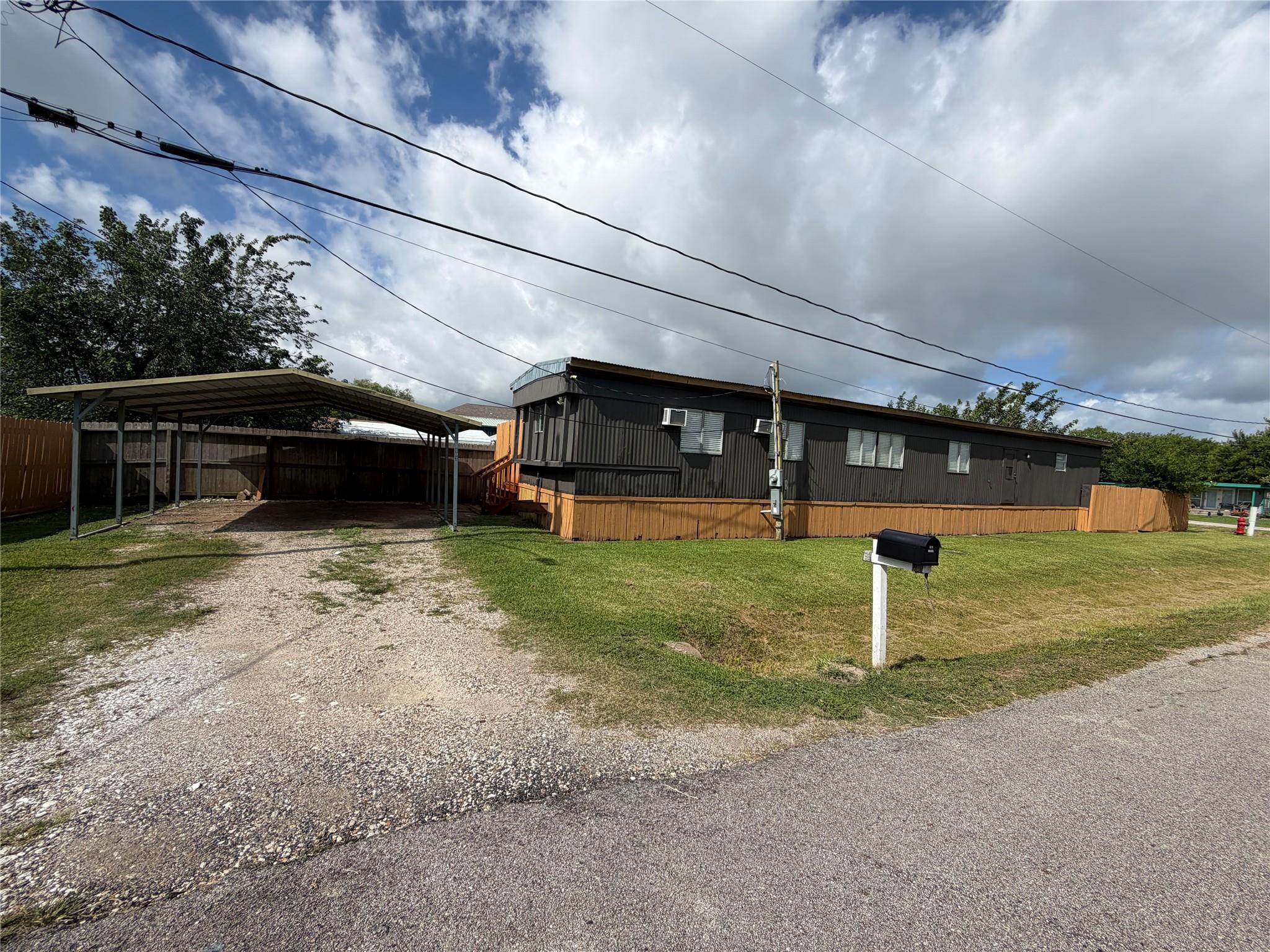 403 Avenue E E
