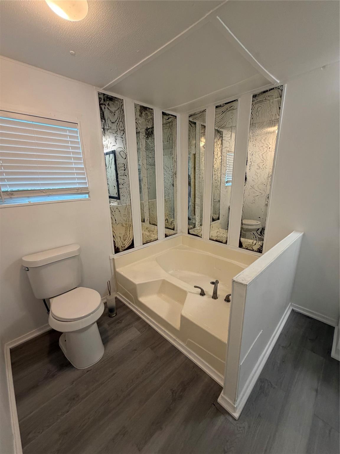403 Avenue E E