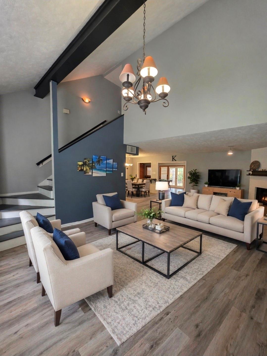 1844 Rollingwood Drive