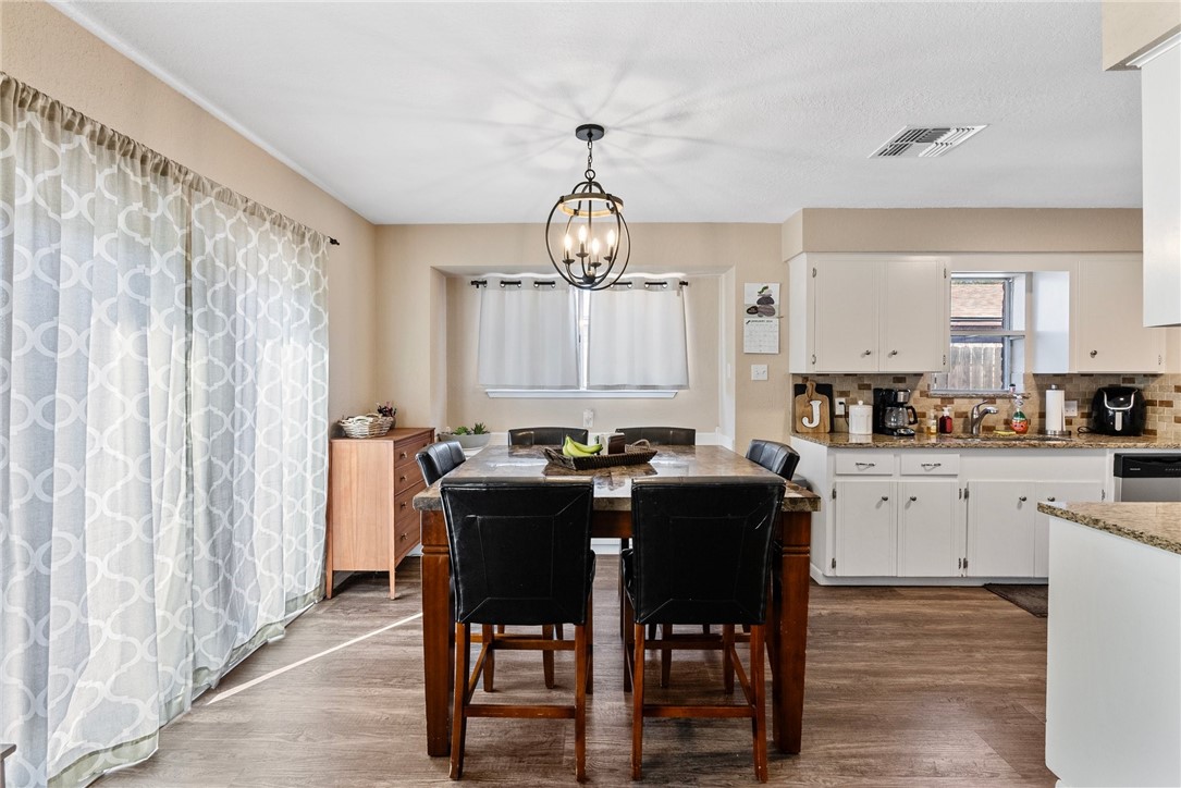 6621 Meadowbreeze Pkwy