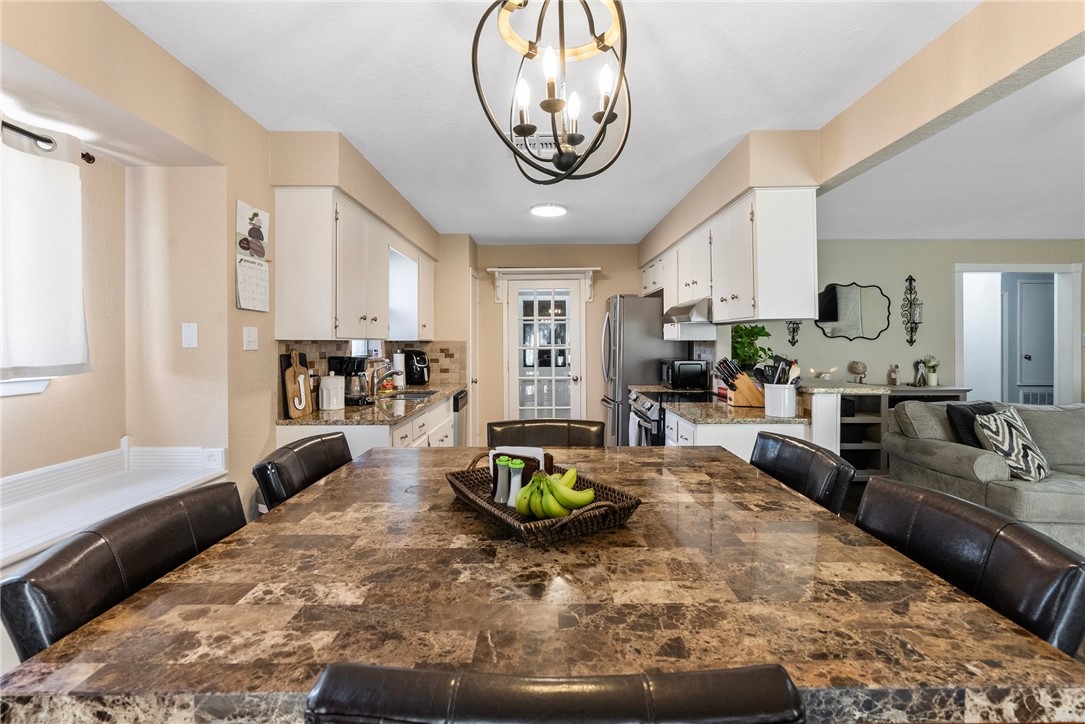 6621 Meadowbreeze Pkwy