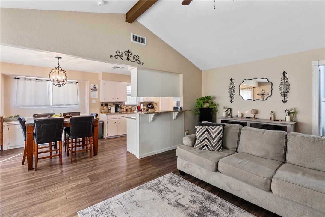 6621 Meadowbreeze Pkwy