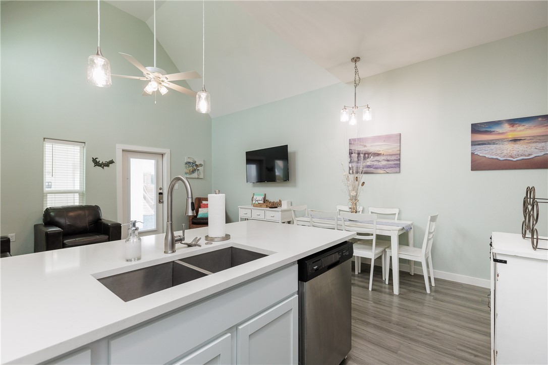 14921 Pirates Cove Dr