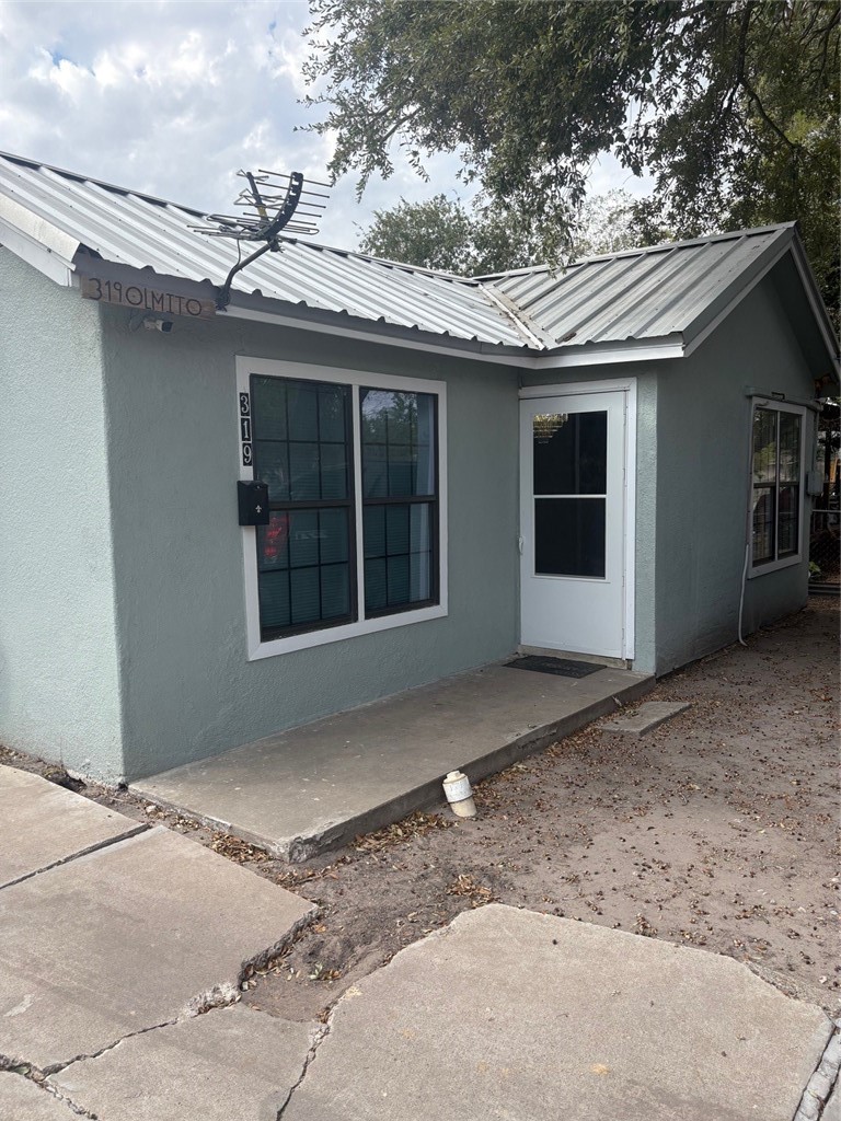 319 Olmito St