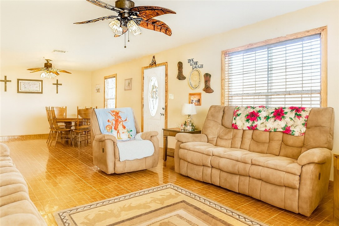 7643 County Road 2415