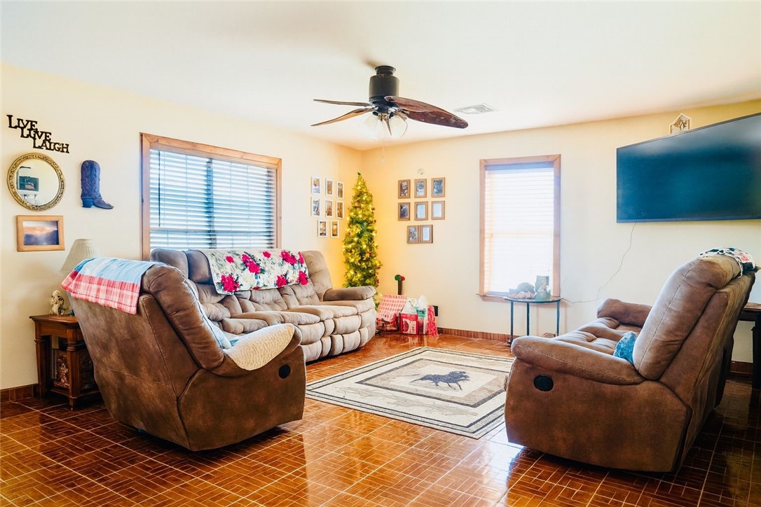 7643 County Road 2415
