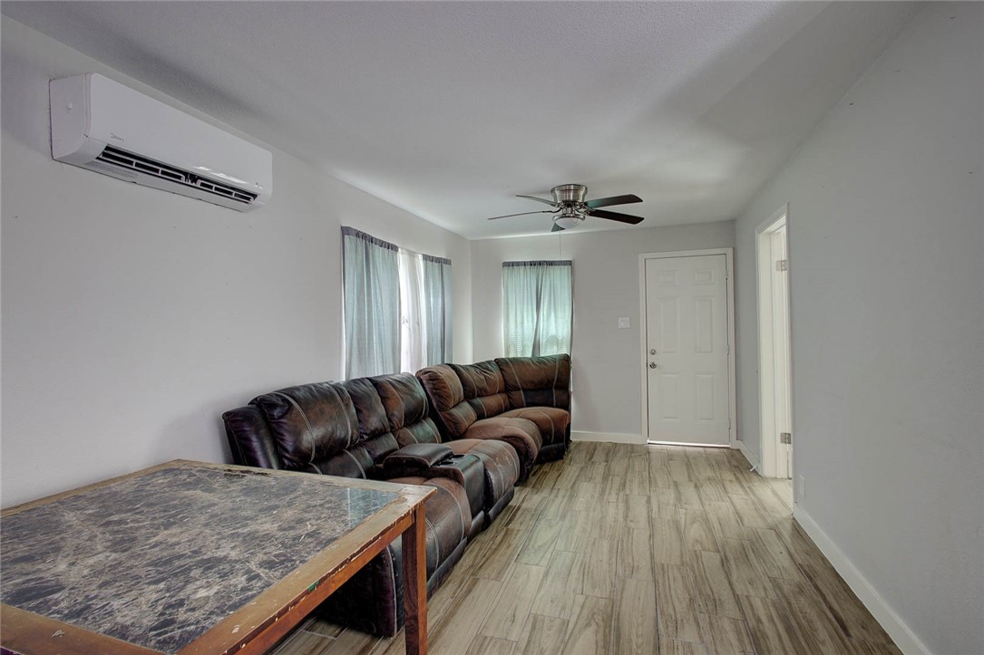 3222 Buddy Lawrence Dr