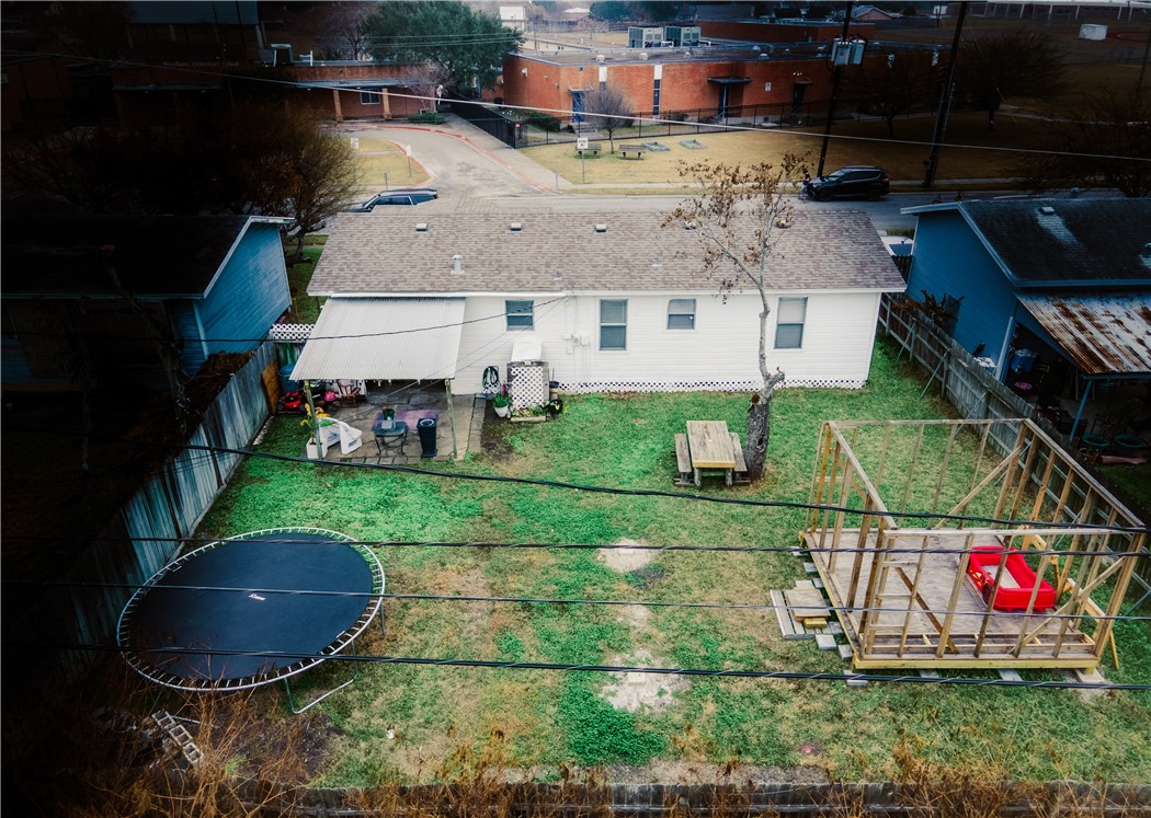 1125 Woodlawn Dr
