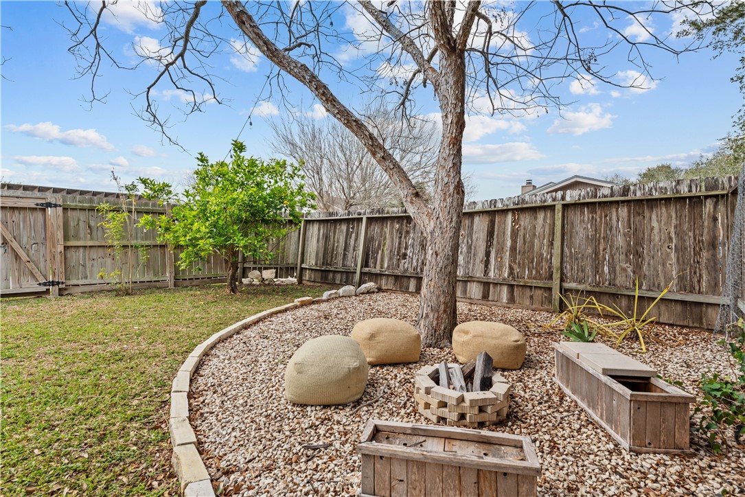 7234 Diamond Ridge Dr