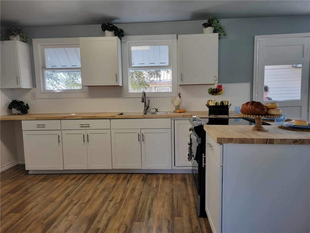 309 E Hoffman Ave