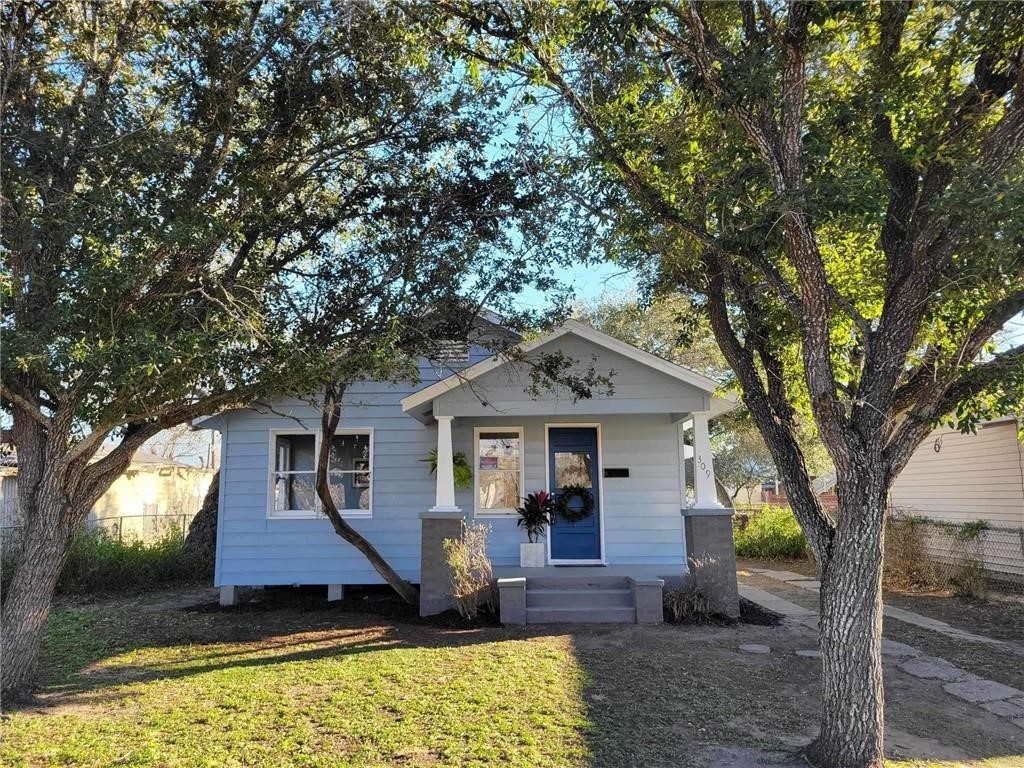309 E Hoffman Ave