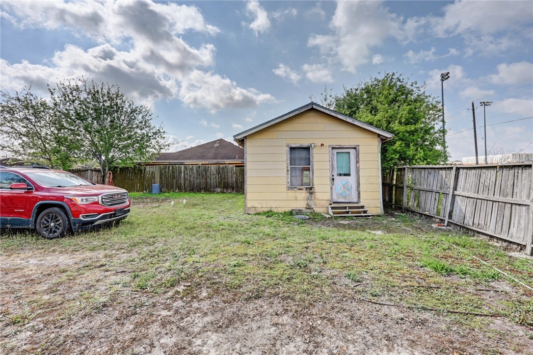1109 Green Field Dr