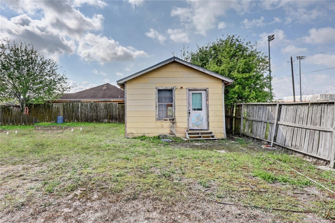 1109 Green Field Dr
