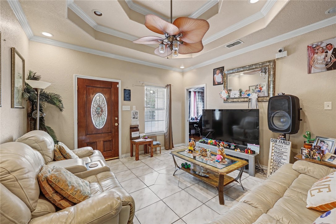 1109 Green Field Dr