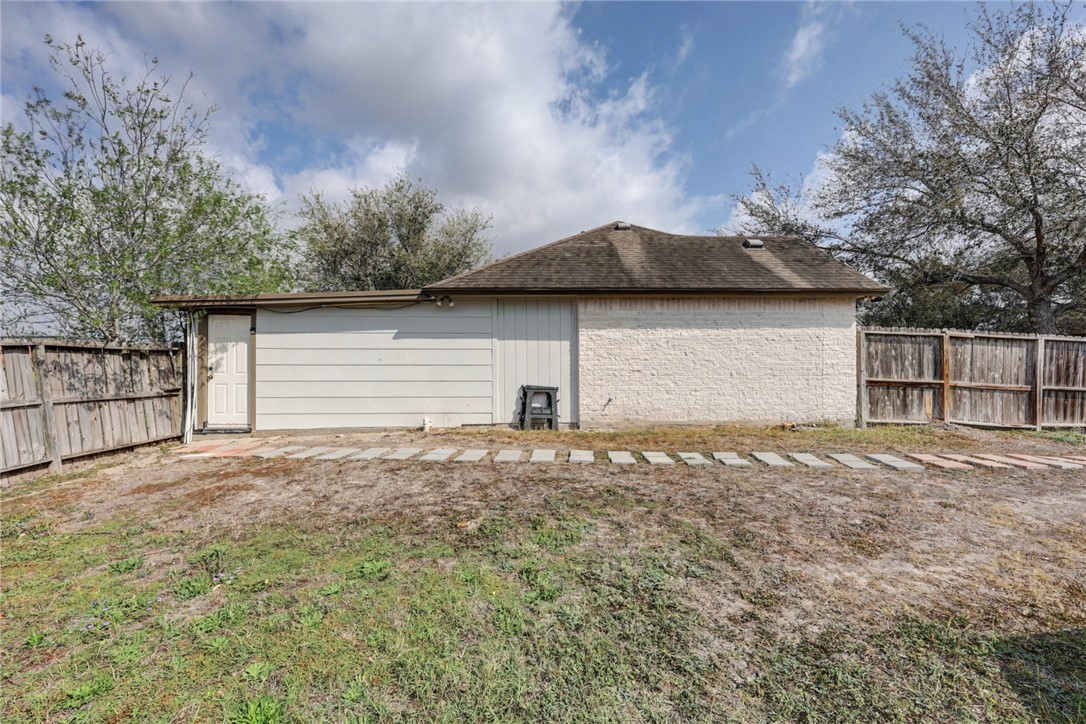 1109 Green Field Dr