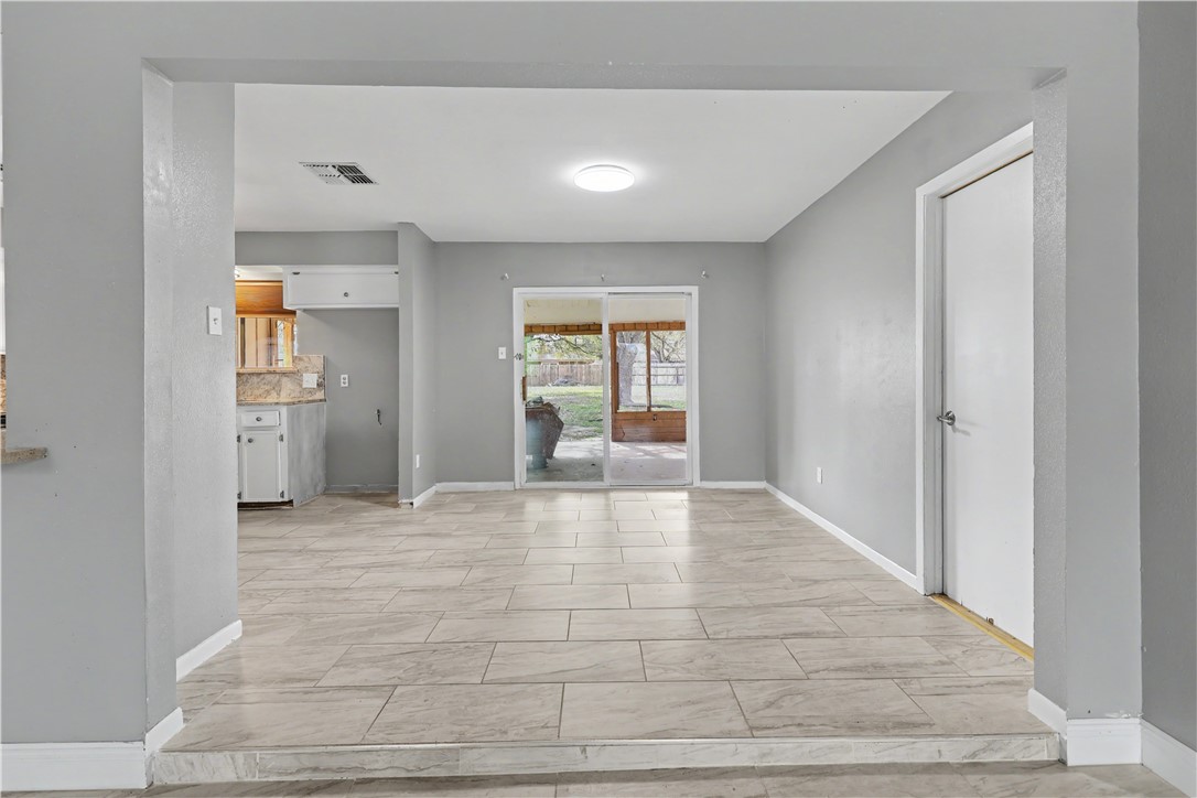 4314 Caplin Dr