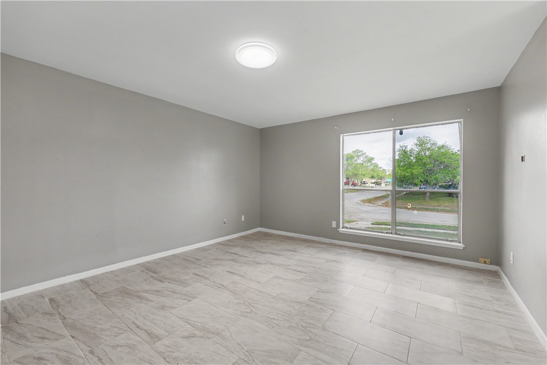4314 Caplin Dr