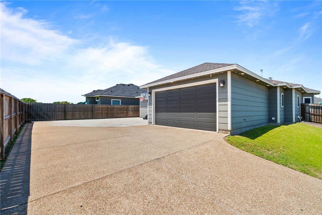 11501 Willowood Creek Dr