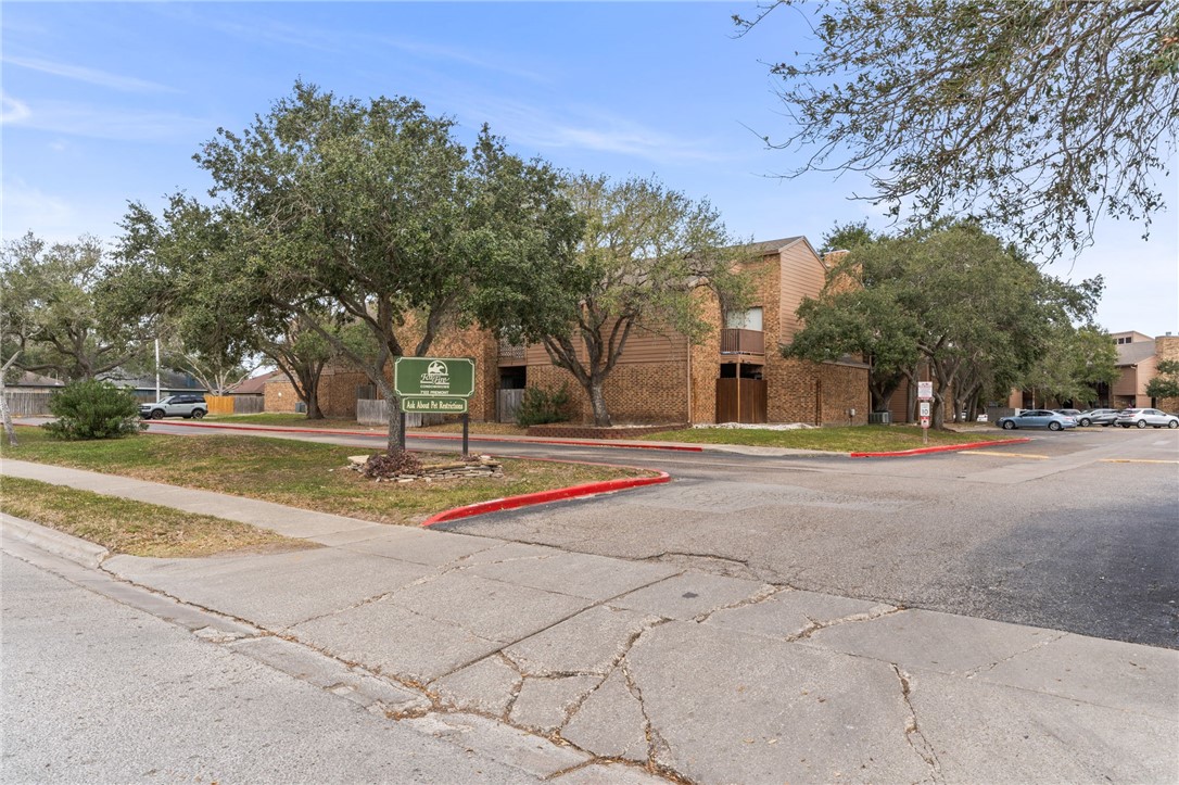 7122 Premont Dr I-202