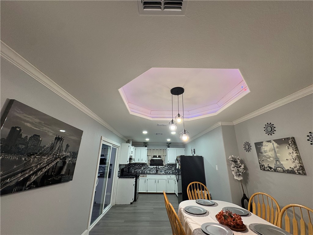 2126 Harriett Dr