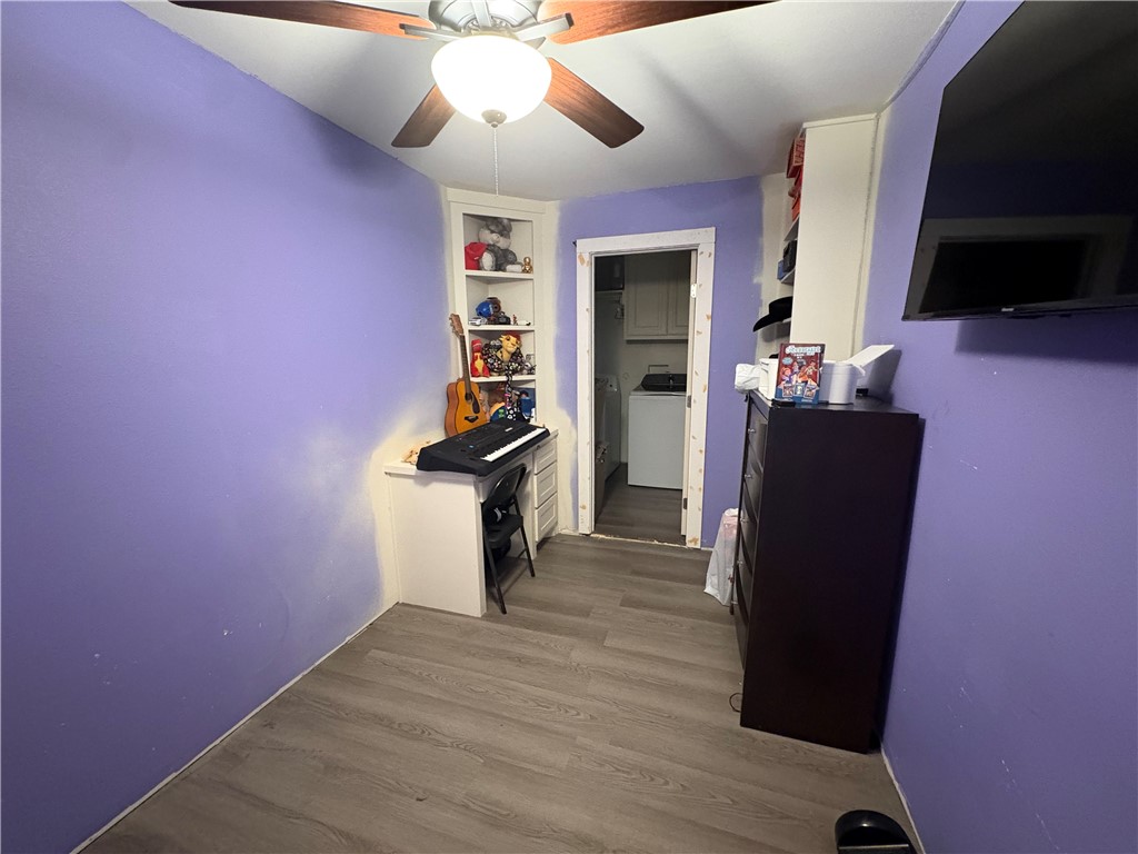 2126 Harriett Dr