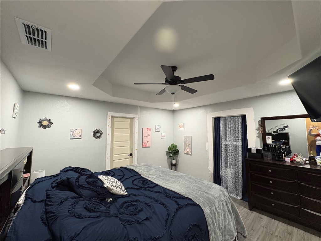 2126 Harriett Dr