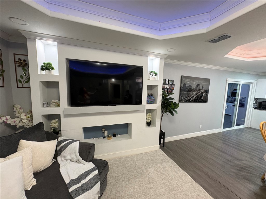 2126 Harriett Dr